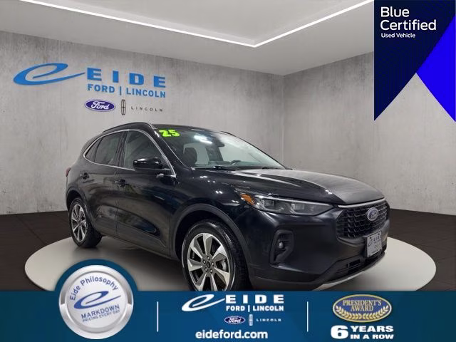 2025 Ford Escape Platinum AWD's photo