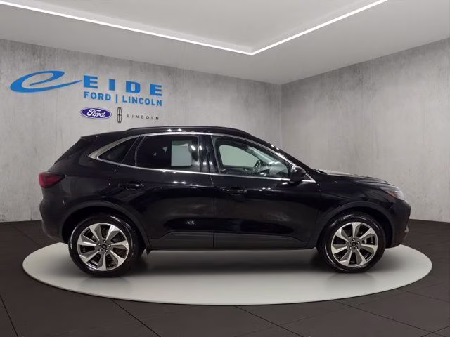 2025 Agate Black Metallic Ford Escape Platinum AWD SUV