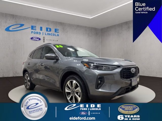 2025 Ford Escape Platinum AWD's photo