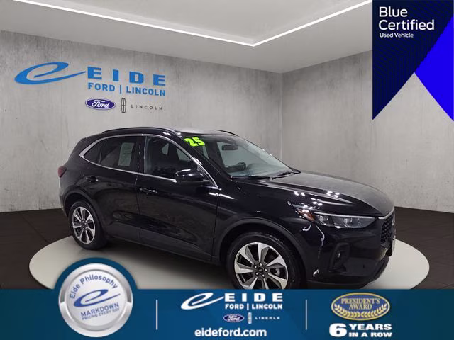 2025 Ford Escape Platinum AWD's photo