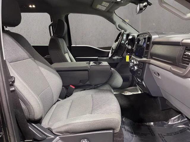 2024 Agate Black Metallic Ford F-150 XLT 4X4 Truck