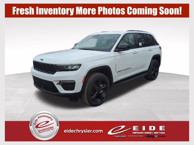 2024 Diamond Black Crystal Pearlcoat Jeep Grand Cherokee Limited 4X4 SUV