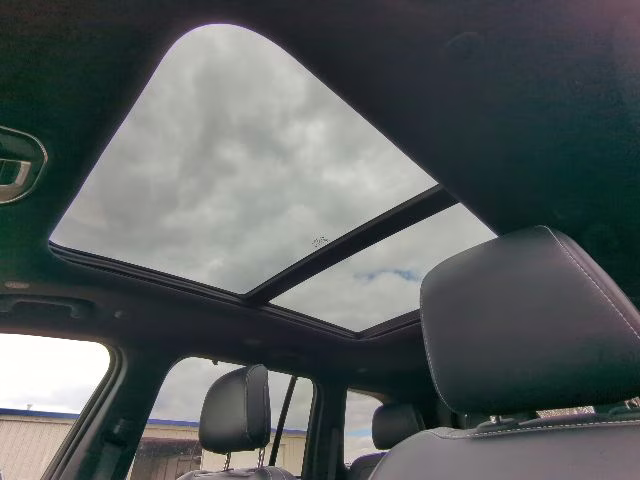 2024 Diamond Black Crystal Pearlcoat Jeep Grand Cherokee Limited 4X4 SUV