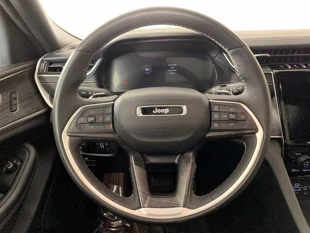 2024 Bright White Clearcoat Jeep Grand Cherokee Limited 4X4 SUV
