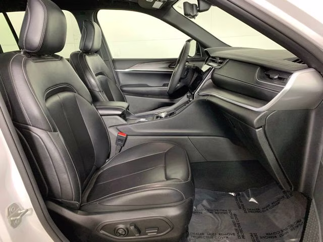 2024 Bright White Clearcoat Jeep Grand Cherokee Limited 4X4 SUV