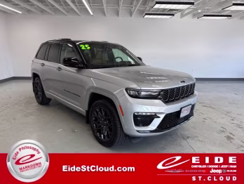 2025 Silver Zynith Jeep Grand Cherokee Summit Reserve SUV