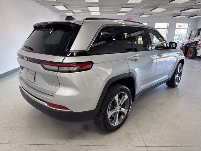 2023 Silver Zynith Jeep Grand Cherokee 4xe 4X4 SUV