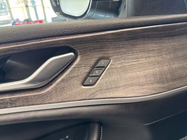 2023 Silver Zynith Jeep Grand Cherokee 4xe 4X4 SUV