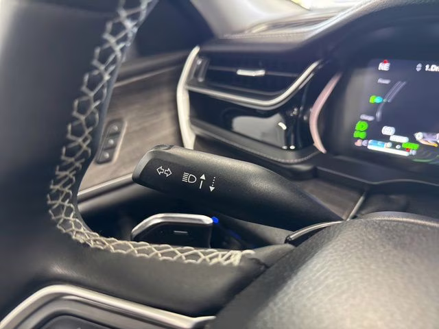 2023 Silver Zynith Jeep Grand Cherokee 4xe 4X4 SUV