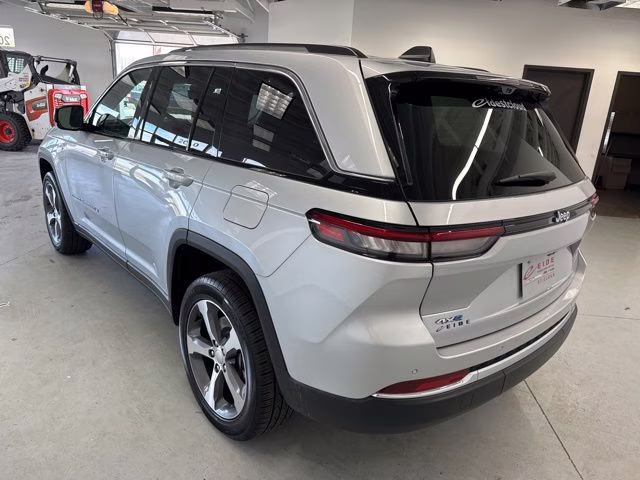 2023 Silver Zynith Jeep Grand Cherokee 4xe 4X4 SUV