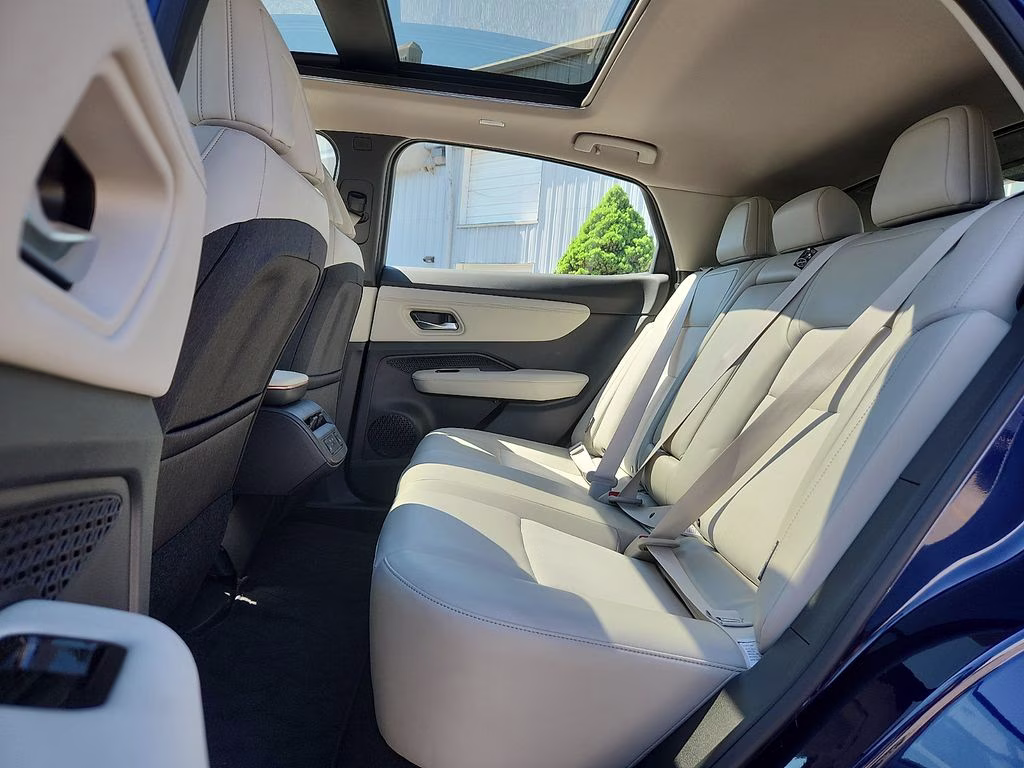 2023 Deep Ocean Blue Pearl/Black Diamond Pearl Nissan ARIYA EVOLVE+ FWD SUV