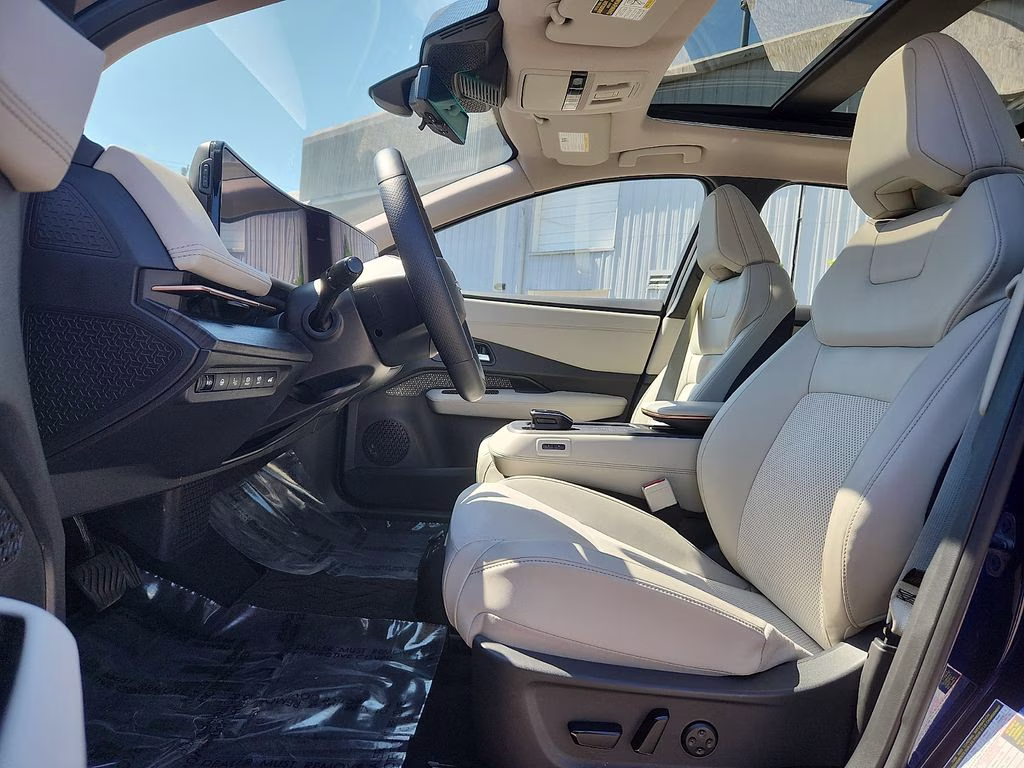 2023 Deep Ocean Blue Pearl/Black Diamond Pearl Nissan ARIYA EVOLVE+ FWD SUV