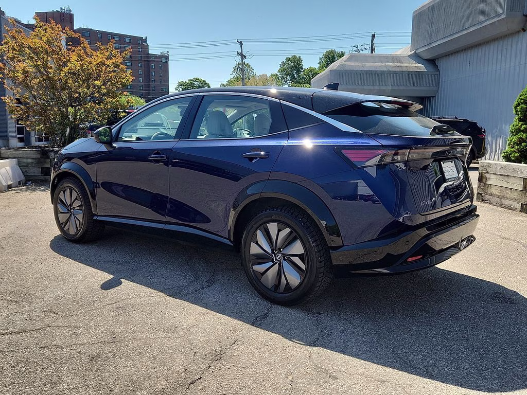 2023 Deep Ocean Blue Pearl/Black Diamond Pearl Nissan ARIYA EVOLVE+ FWD SUV