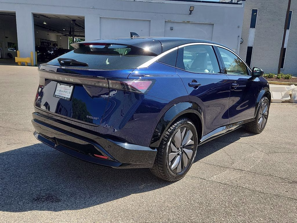 2023 Deep Ocean Blue Pearl/Black Diamond Pearl Nissan ARIYA EVOLVE+ FWD SUV
