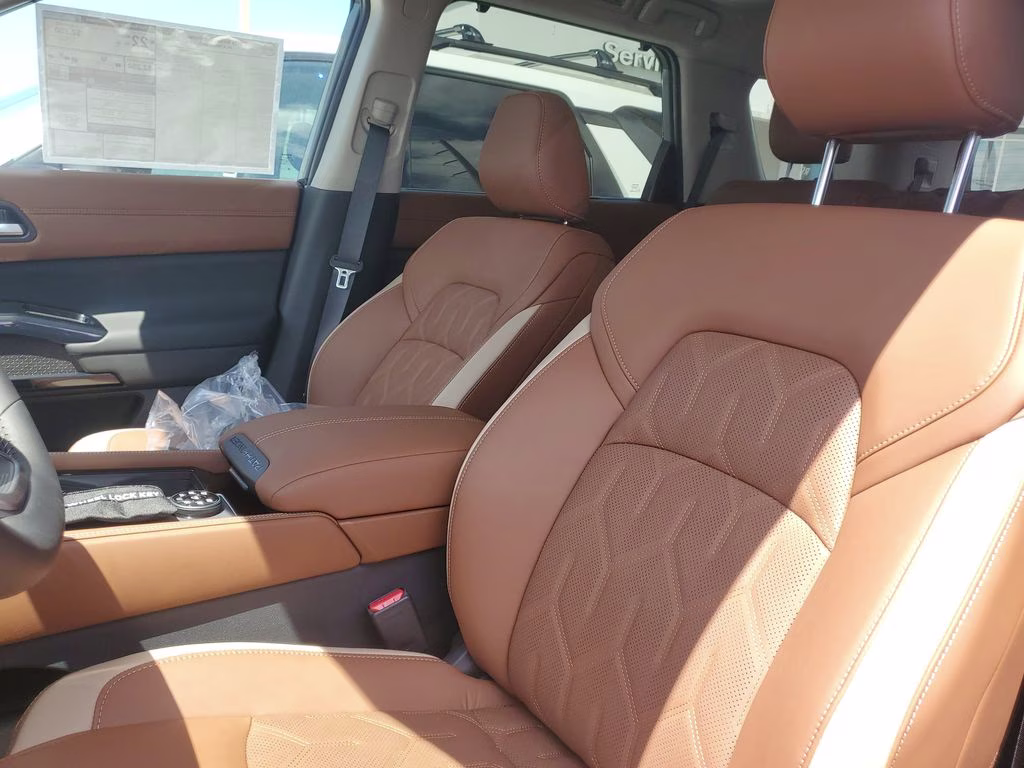 2026 Boulder Gray Pearl Nissan Pathfinder Platinum 4X4 SUV
