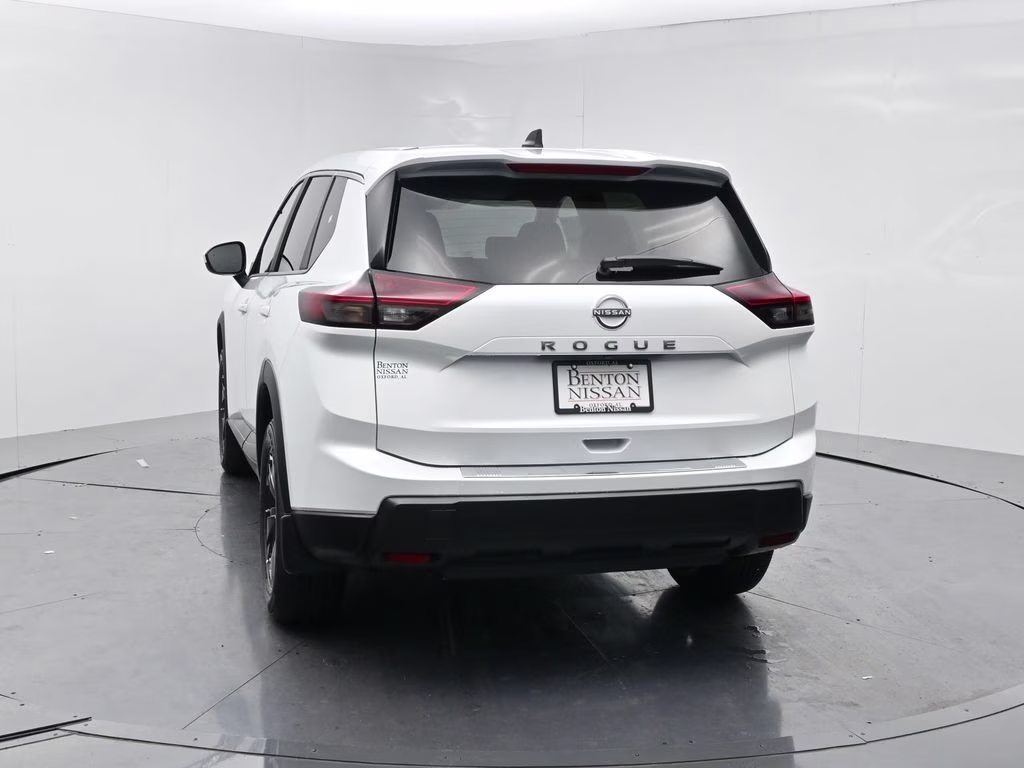 2026 Everest White Pearl Tricoat Nissan Rogue SV FWD SUV