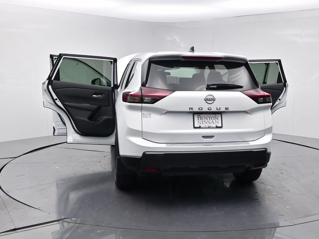 2026 Everest White Pearl Tricoat Nissan Rogue SV FWD SUV
