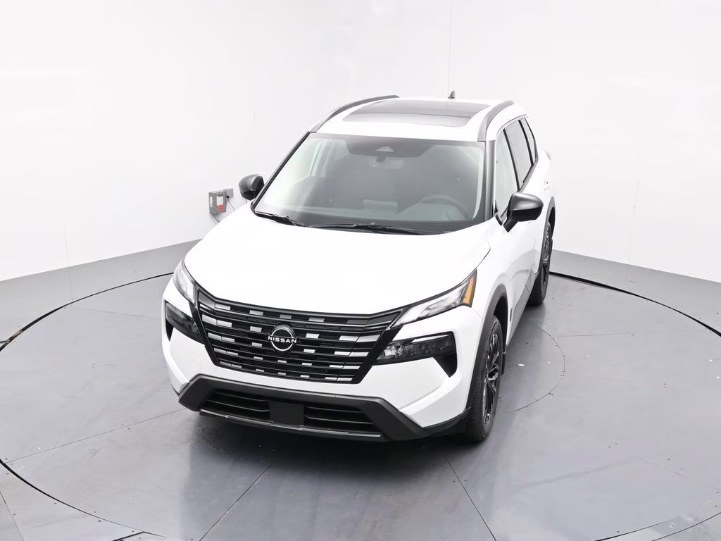 2026 Everest White Pearl Tricoat Nissan Rogue Dark Armor FWD SUV