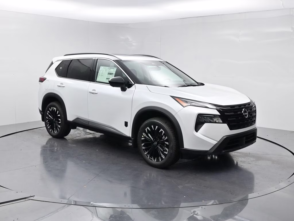 2026 Everest White Pearl Tricoat Nissan Rogue Dark Armor FWD SUV