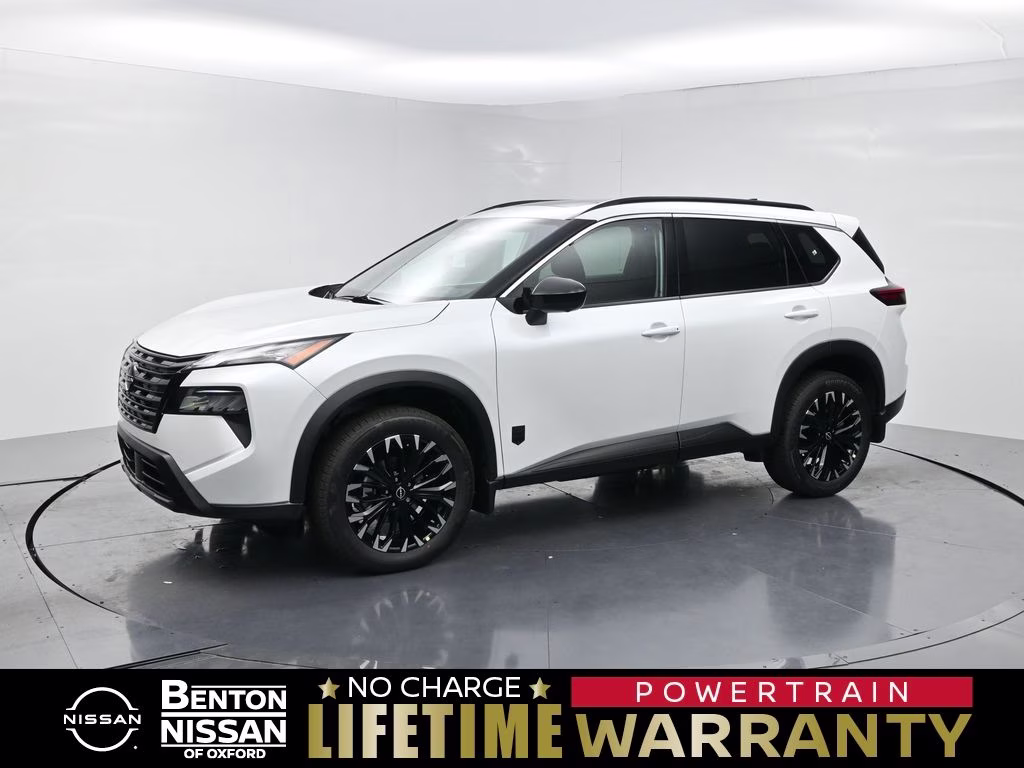 2026 Everest White Pearl Tricoat Nissan Rogue Dark Armor FWD SUV