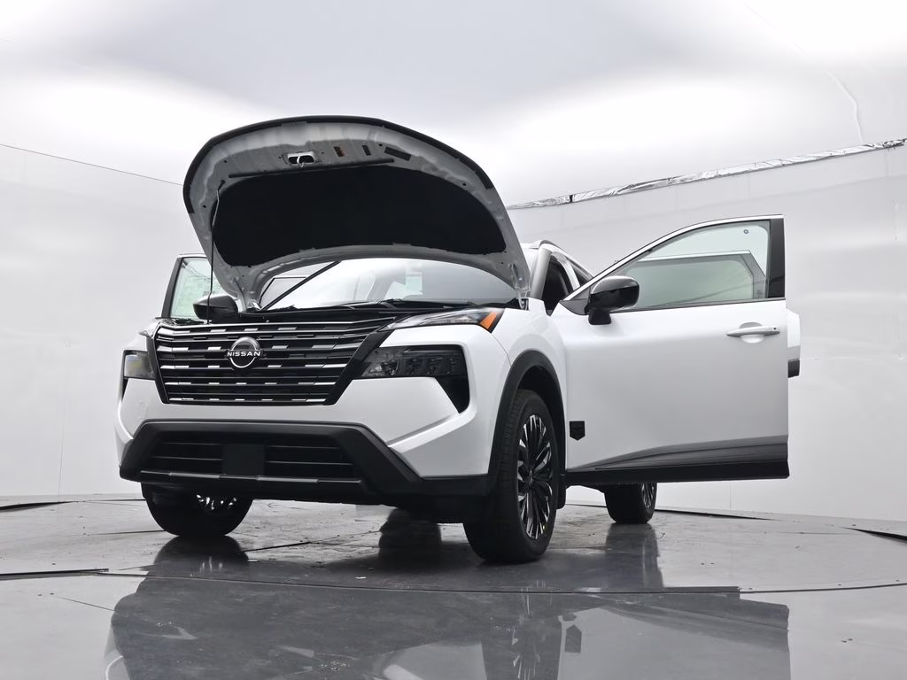 2026 Everest White Pearl Tricoat Nissan Rogue Dark Armor FWD SUV