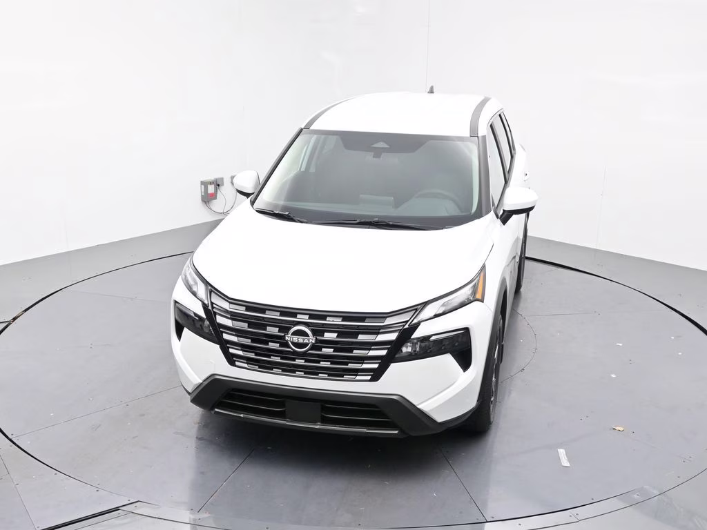 2026 Everest White Pearl Tricoat Nissan Rogue SV FWD SUV