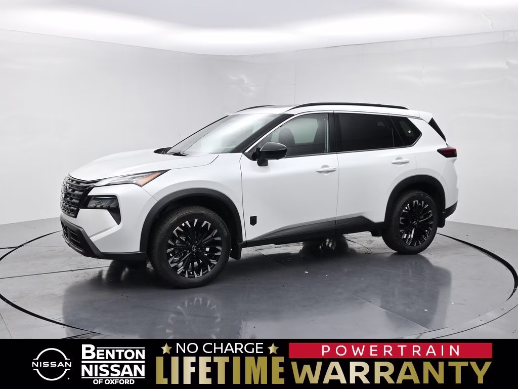 2026 Everest White Pearl Tricoat Nissan Rogue Dark Armor FWD SUV