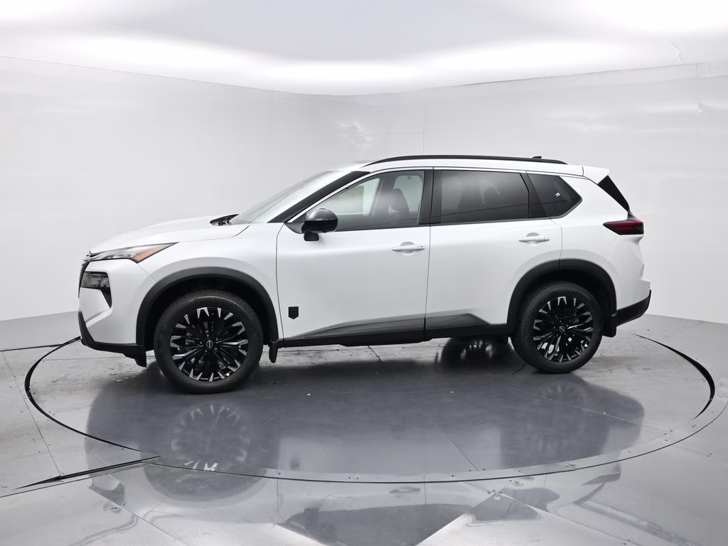 2026 Everest White Pearl Tricoat Nissan Rogue Dark Armor FWD SUV