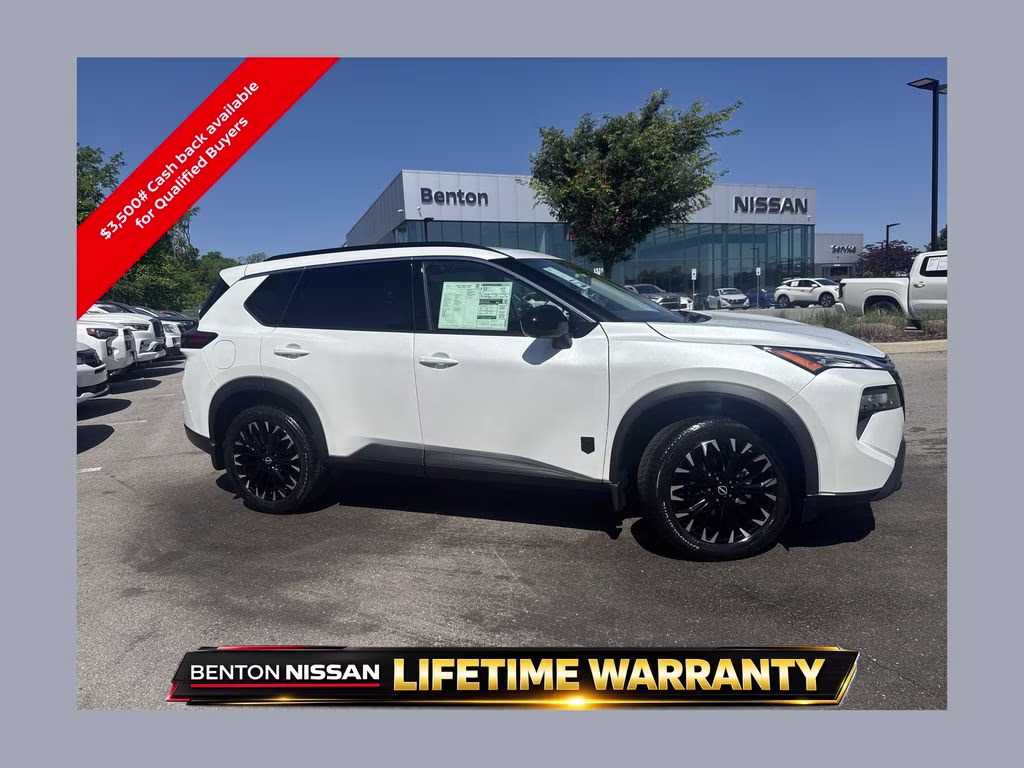 2026 Everest White Pearl Tricoat Nissan Rogue Dark Armor FWD SUV