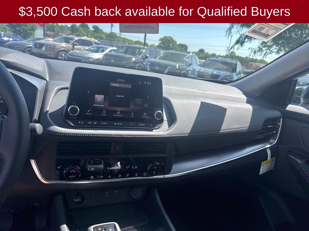 2026 Everest White Pearl Tricoat Nissan Rogue Dark Armor FWD SUV