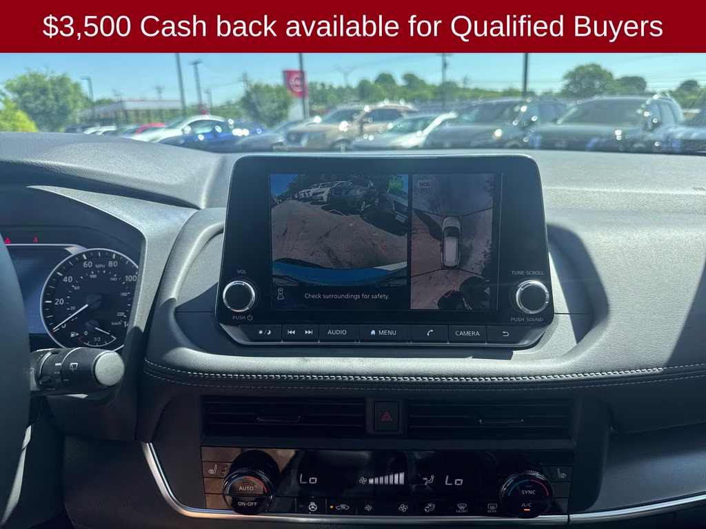 2026 Everest White Pearl Tricoat Nissan Rogue Dark Armor FWD SUV