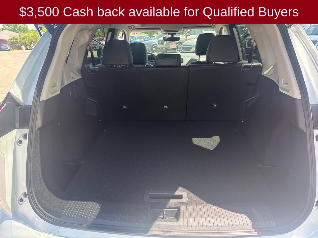 2026 Everest White Pearl Tricoat Nissan Rogue Dark Armor FWD SUV