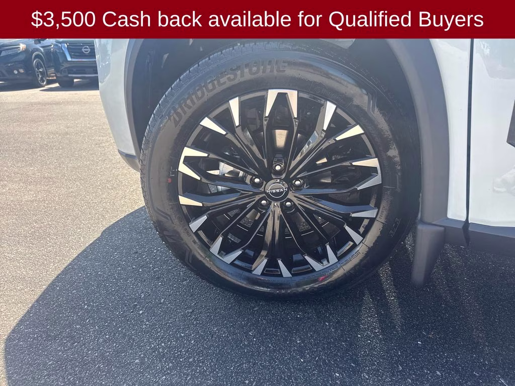 2026 Everest White Pearl Tricoat Nissan Rogue Dark Armor FWD SUV