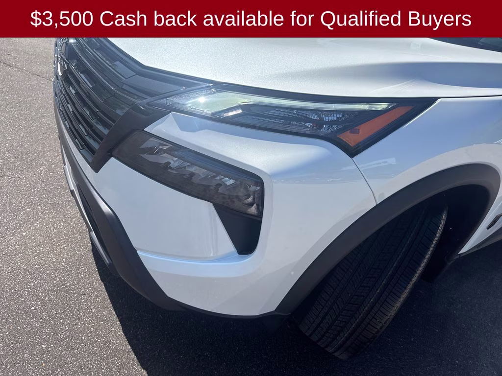 2026 Everest White Pearl Tricoat Nissan Rogue Dark Armor FWD SUV