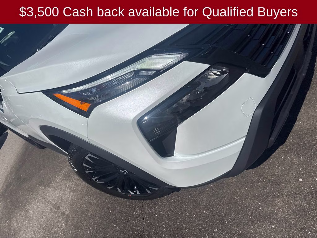 2026 Everest White Pearl Tricoat Nissan Rogue Dark Armor FWD SUV