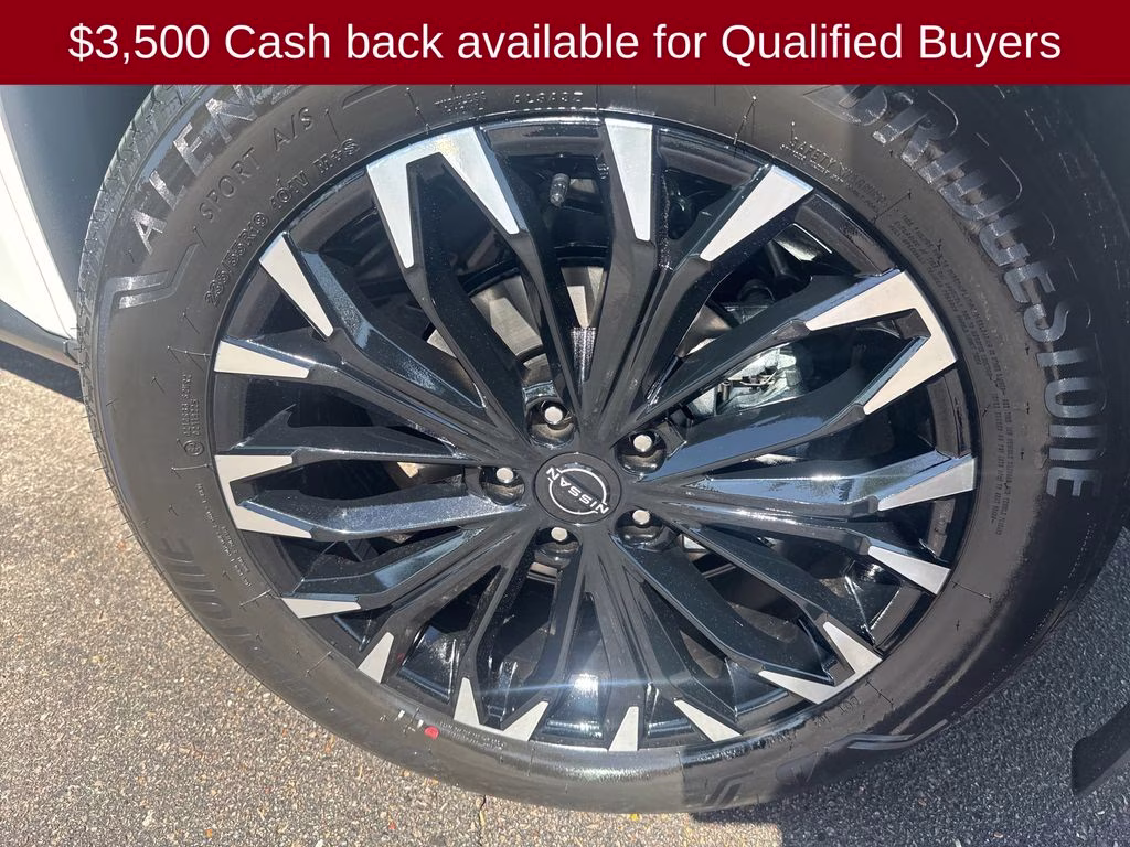 2026 Everest White Pearl Tricoat Nissan Rogue Dark Armor FWD SUV