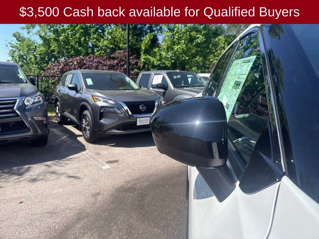 2026 Everest White Pearl Tricoat Nissan Rogue Dark Armor FWD SUV