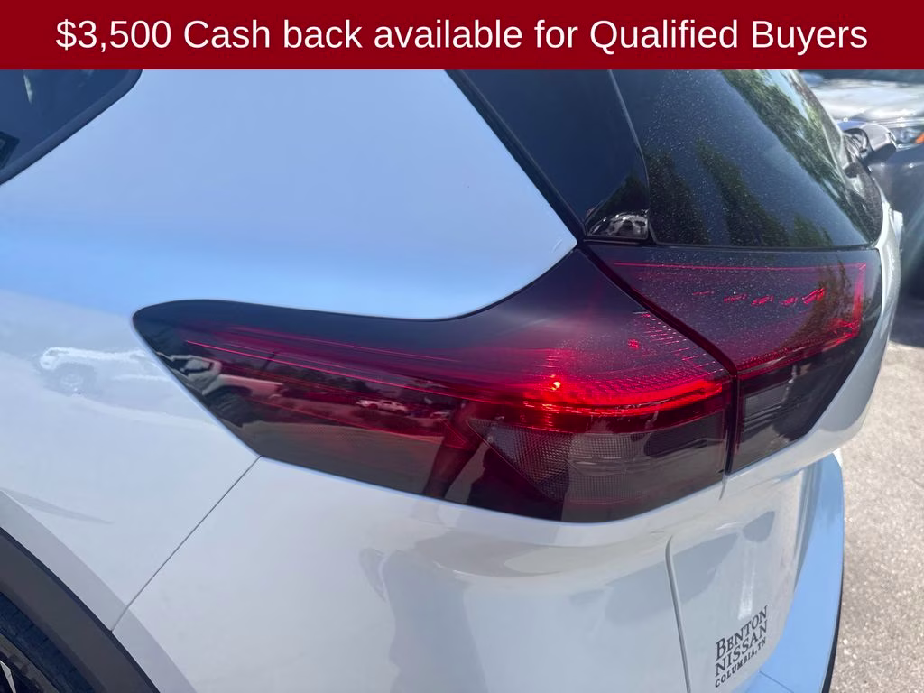 2026 Everest White Pearl Tricoat Nissan Rogue Dark Armor FWD SUV