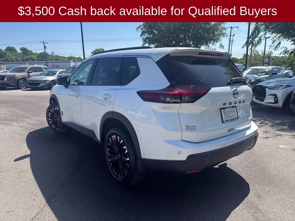 2026 Everest White Pearl Tricoat Nissan Rogue Dark Armor FWD SUV