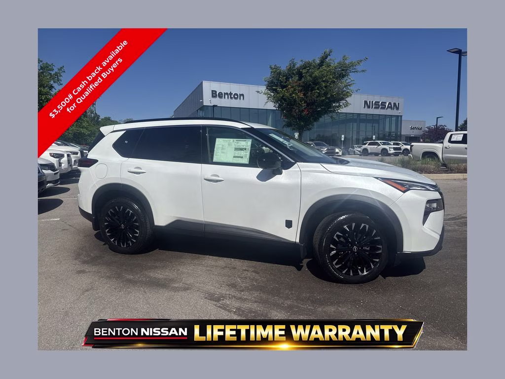 2026 Everest White Pearl Tricoat Nissan Rogue Dark Armor FWD SUV