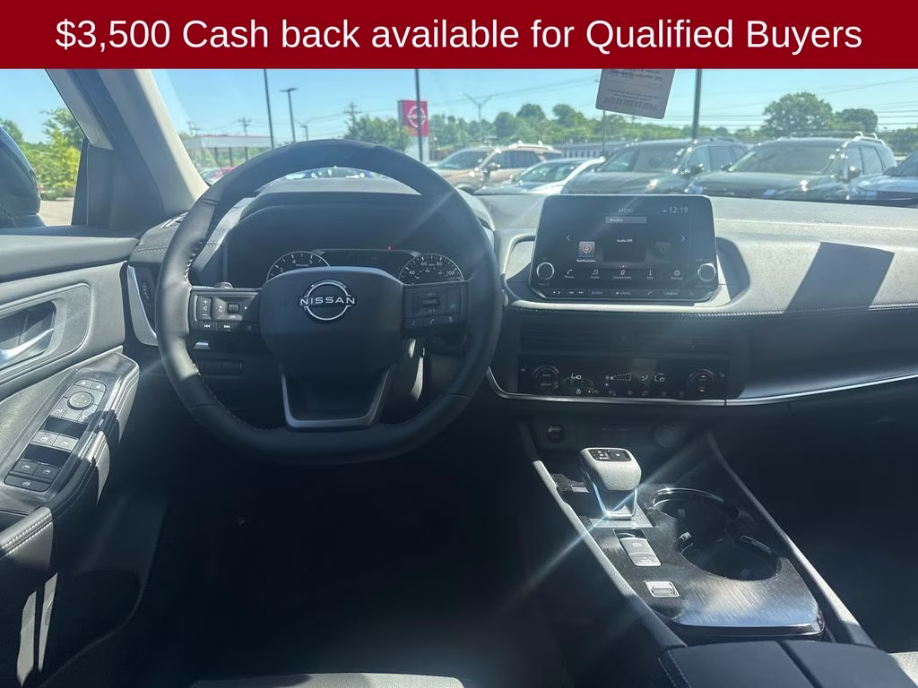 2026 Everest White Pearl Tricoat Nissan Rogue Dark Armor FWD SUV