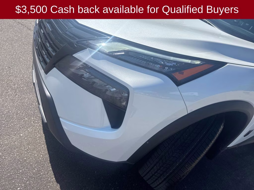 2026 Everest White Pearl Tricoat Nissan Rogue Dark Armor FWD SUV