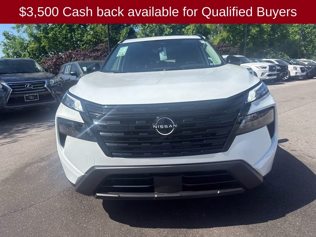 2026 Everest White Pearl Tricoat Nissan Rogue Dark Armor FWD SUV