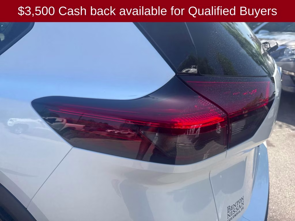2026 Everest White Pearl Tricoat Nissan Rogue Dark Armor FWD SUV