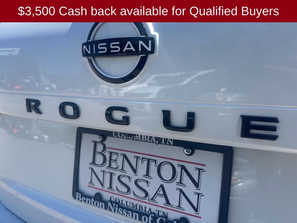 2026 Everest White Pearl Tricoat Nissan Rogue Dark Armor FWD SUV
