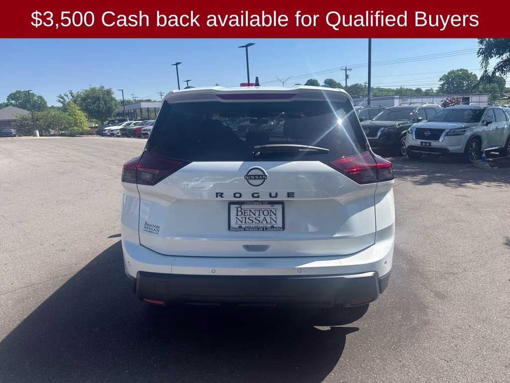 2026 Everest White Pearl Tricoat Nissan Rogue Dark Armor FWD SUV