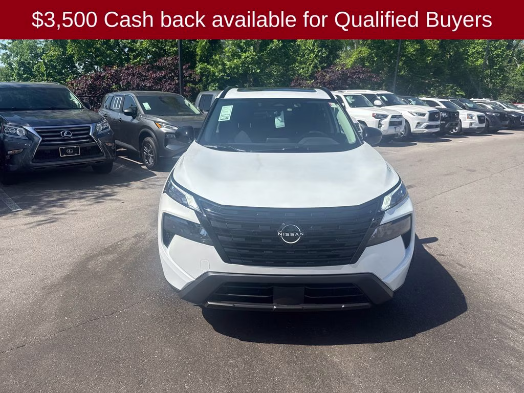 2026 Everest White Pearl Tricoat Nissan Rogue Dark Armor FWD SUV