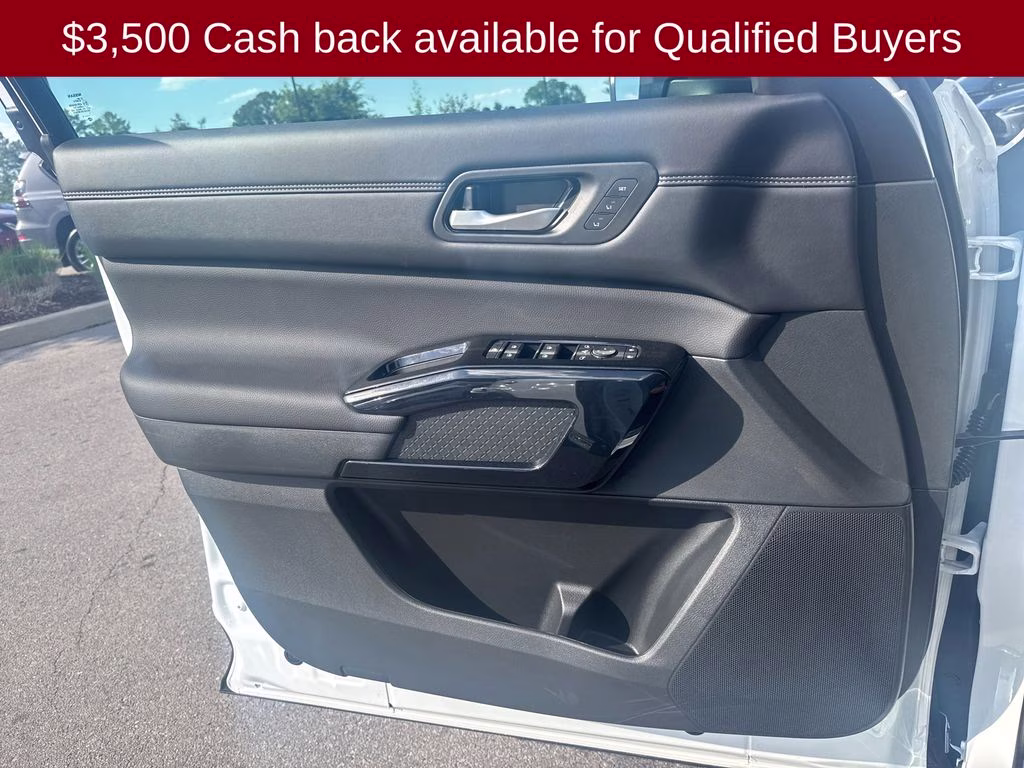 2026 Everest White Pearl Tricoat Nissan Pathfinder Platinum FWD SUV