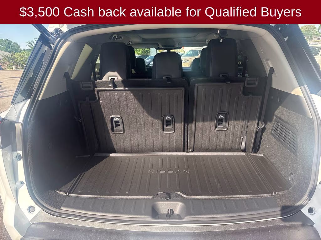 2026 Everest White Pearl Tricoat Nissan Pathfinder Platinum FWD SUV