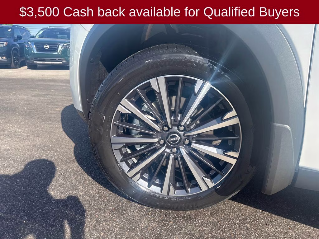 2026 Everest White Pearl Tricoat Nissan Pathfinder Platinum FWD SUV